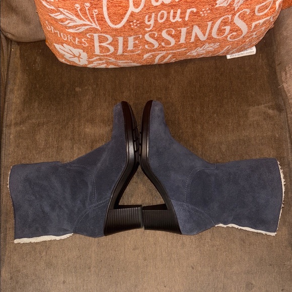 Clarks Bendables Blue Suede Navy Ankle Boots- 6.5 - Picture 6 of 7